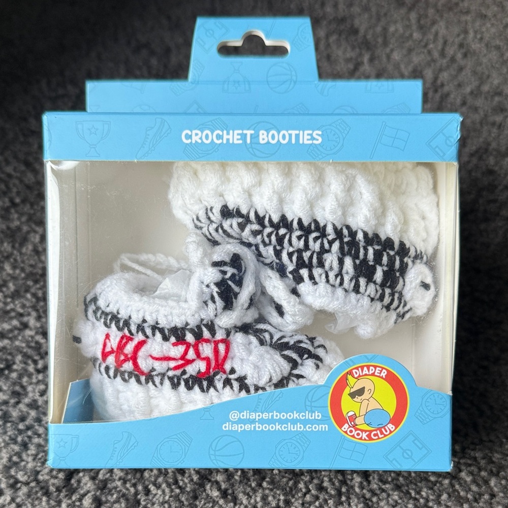 Yeezy Baby Crochet Booties - 350 V2 Zebra White and Black - Picture 8 of 8